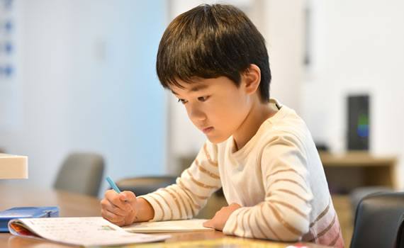 子供の集中力を高める方法-子供が勉強に集中するためのアイデア＆おすすめの学習教材は？-・画像